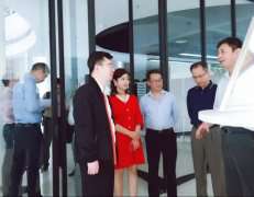 广东省工业和信息化局莅临三亿网页版-三亿sanyi(中国)调研制造业创新中心建设情况 